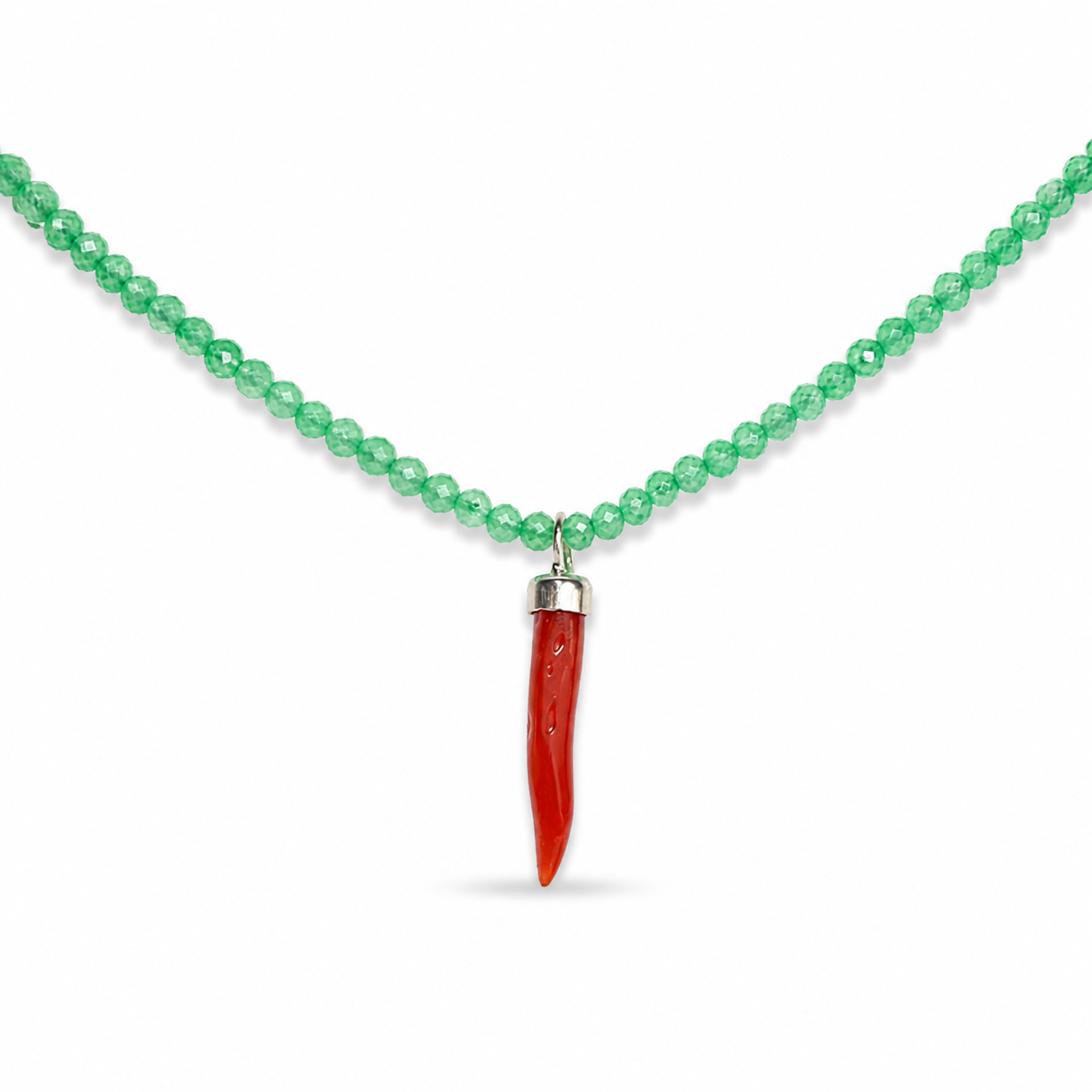 Collana con Cristalli Verde Faccetta in Argento 925 con  Cornetto Portafortuna di Corallo rosso